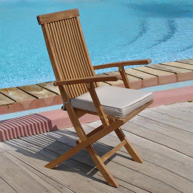 Chaise pliante Raffles avec accoudoirs en teck grade A avec ferrures en laiton