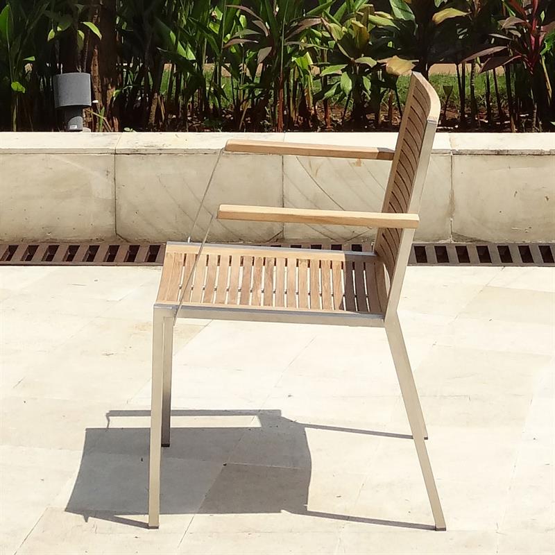 Tessin stacking chair with armrest 57.5 x 58.5 x 82cm