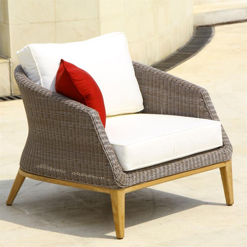 Grace armchair wicker with teak legs